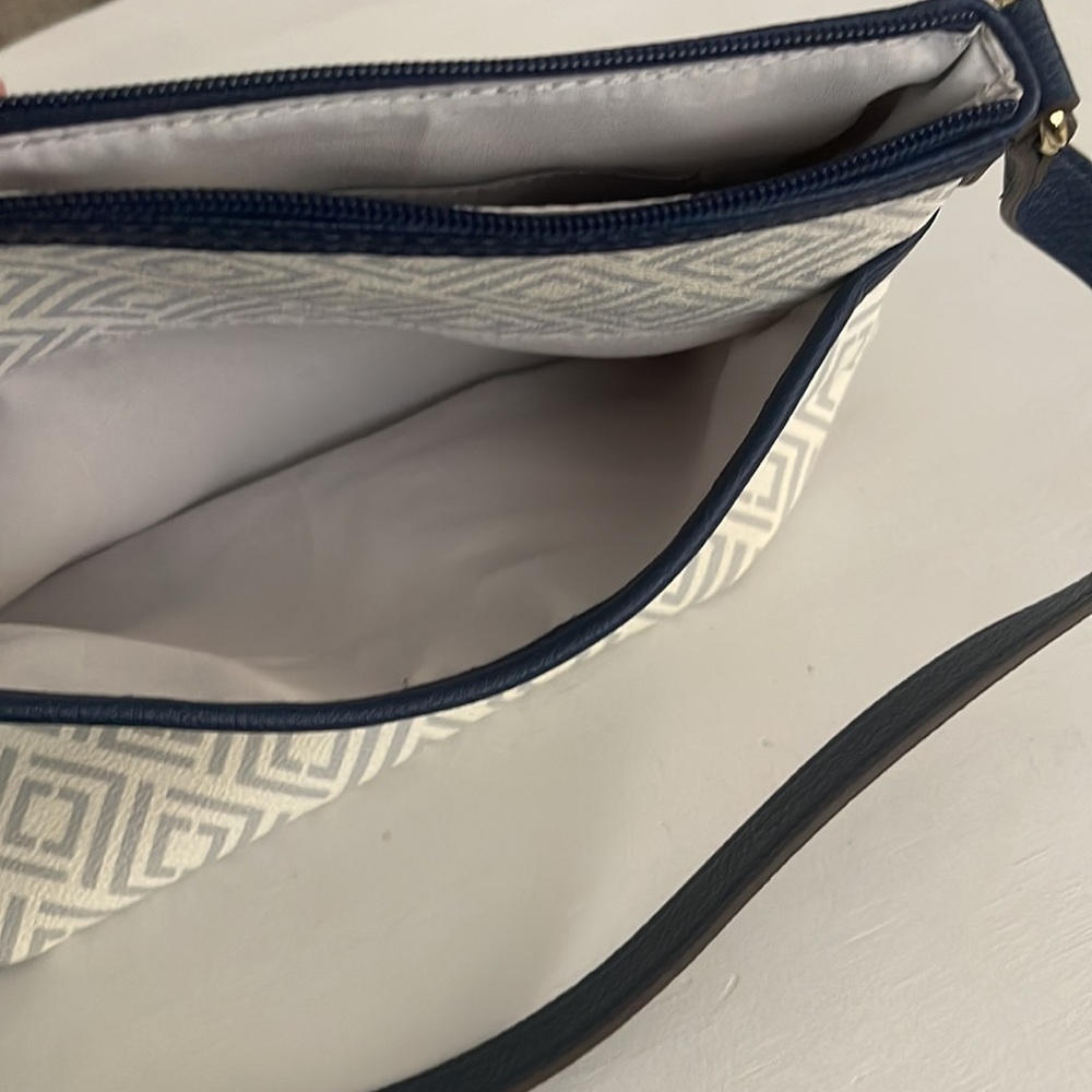 Liz Claiborne Jess Top Zip Shoulder Bag - Picture 7 of 7
